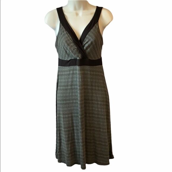 Aventura Dresses & Skirts - Aventura Eco Dress Size S
